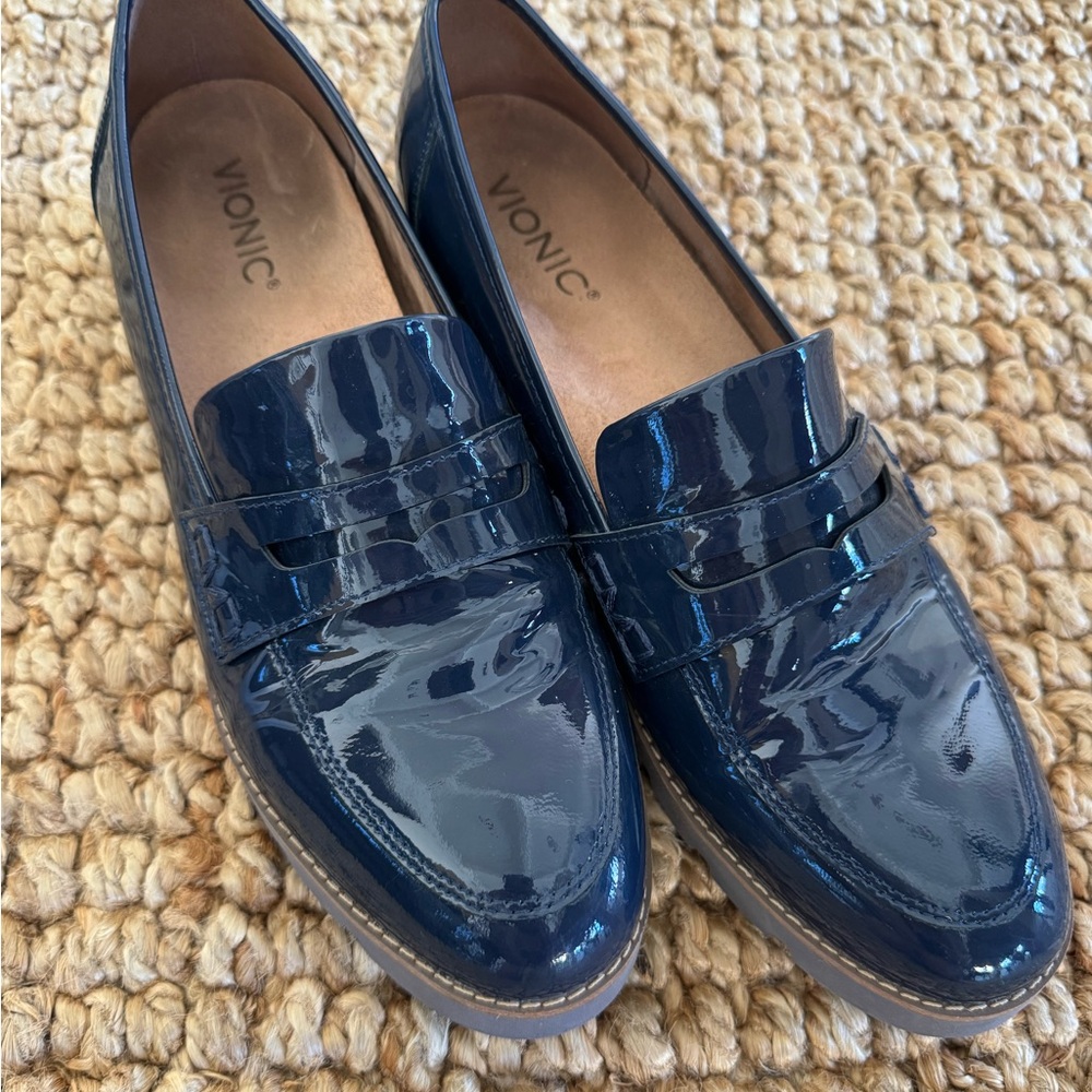 Vionic Cheryl Patent Leather Navy Blue Loafers Size 10